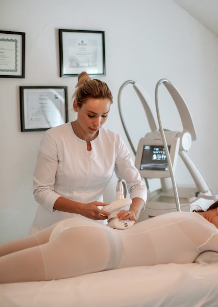 Love Your Body: ICOONE, Endermologie, Endospheres, Red Light Therapy, Microcurrent, Infrared Sauna